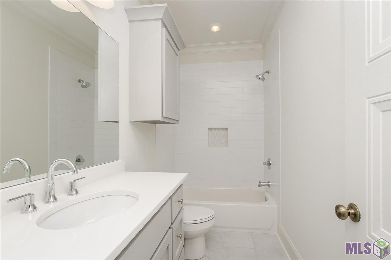 646 Goodridge Way Baton Rouge, LA 70806 - Photo 31 of 38 Additional Bathroom