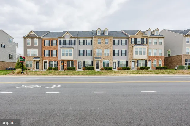 $550,000 | 43831 Stubble Cor Square, Ashburn, VA 20147