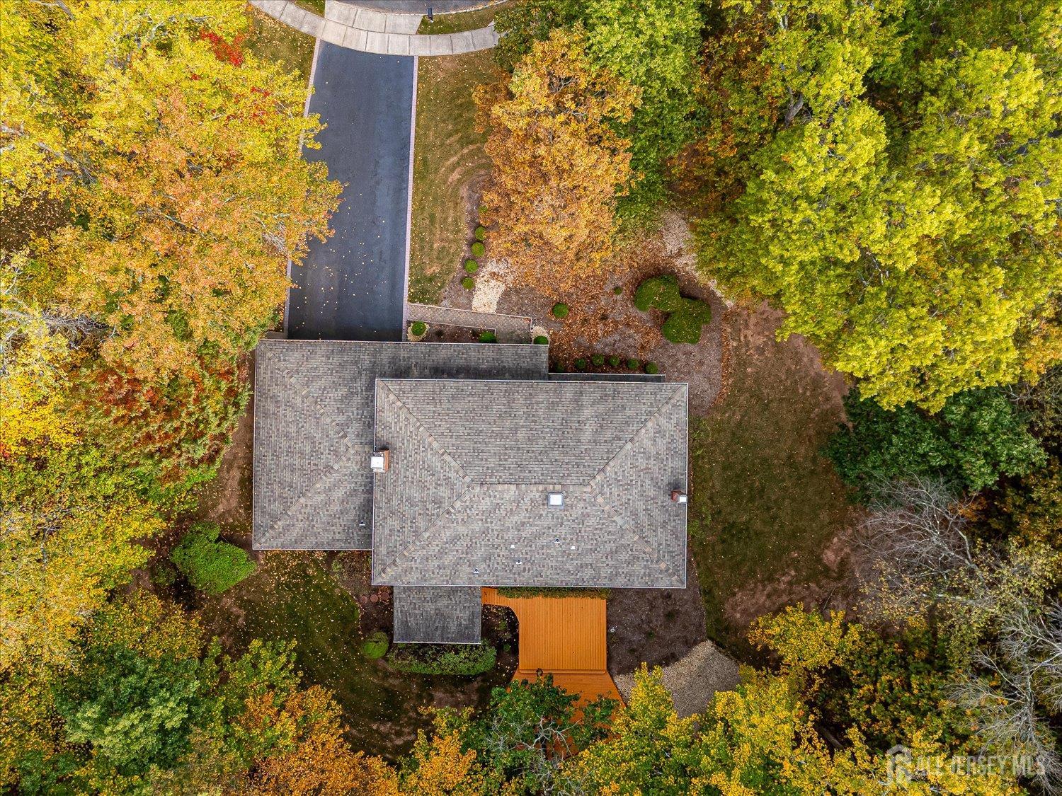 8 Woodmere Road North Brunswick, NJ 08902 - Photo 2 of 23