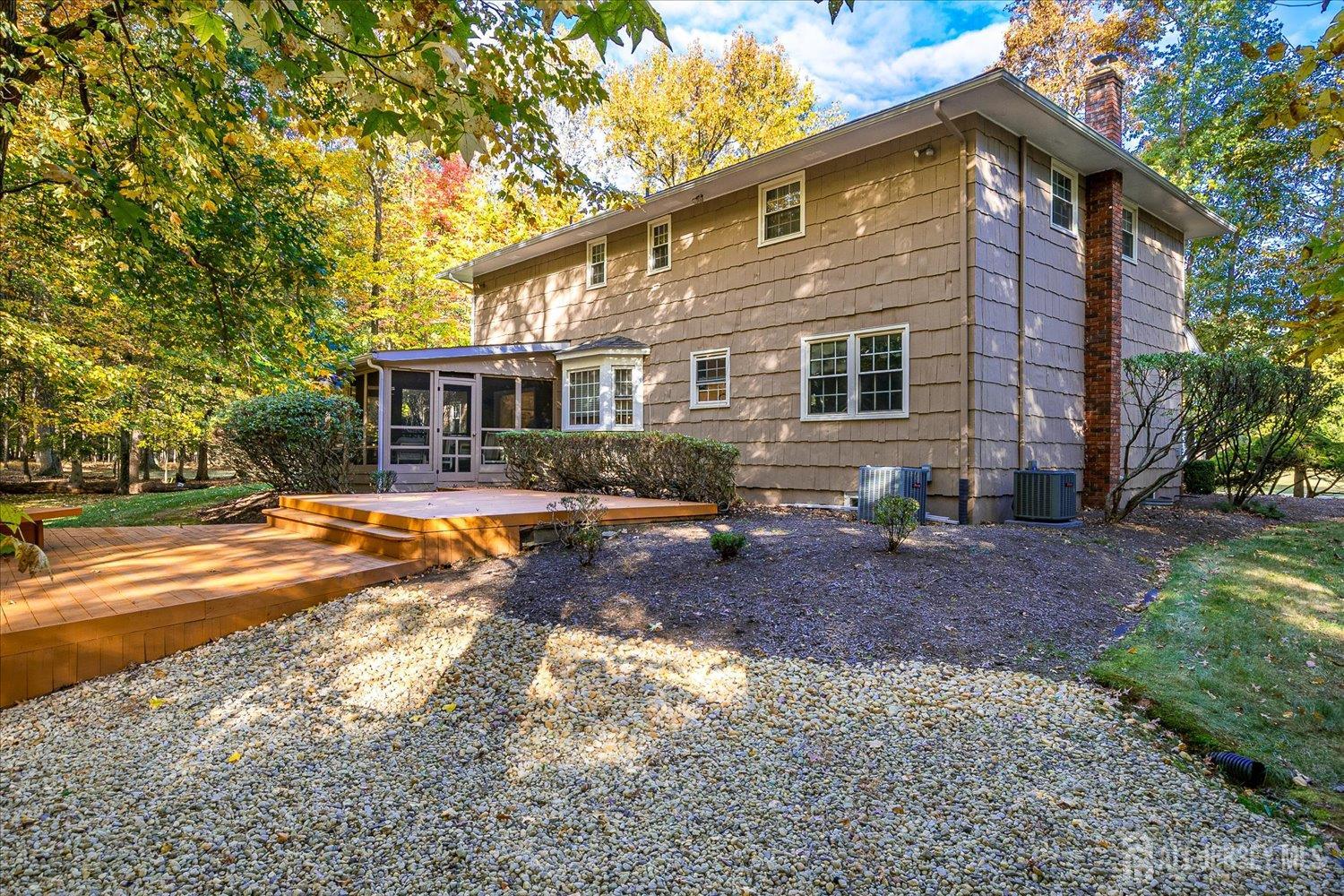 8 Woodmere Road North Brunswick, NJ 08902 - Photo 7 of 23