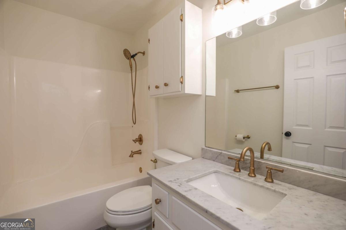129 Southshore Road Eatonton, GA 31024 - Photo 12 of 48