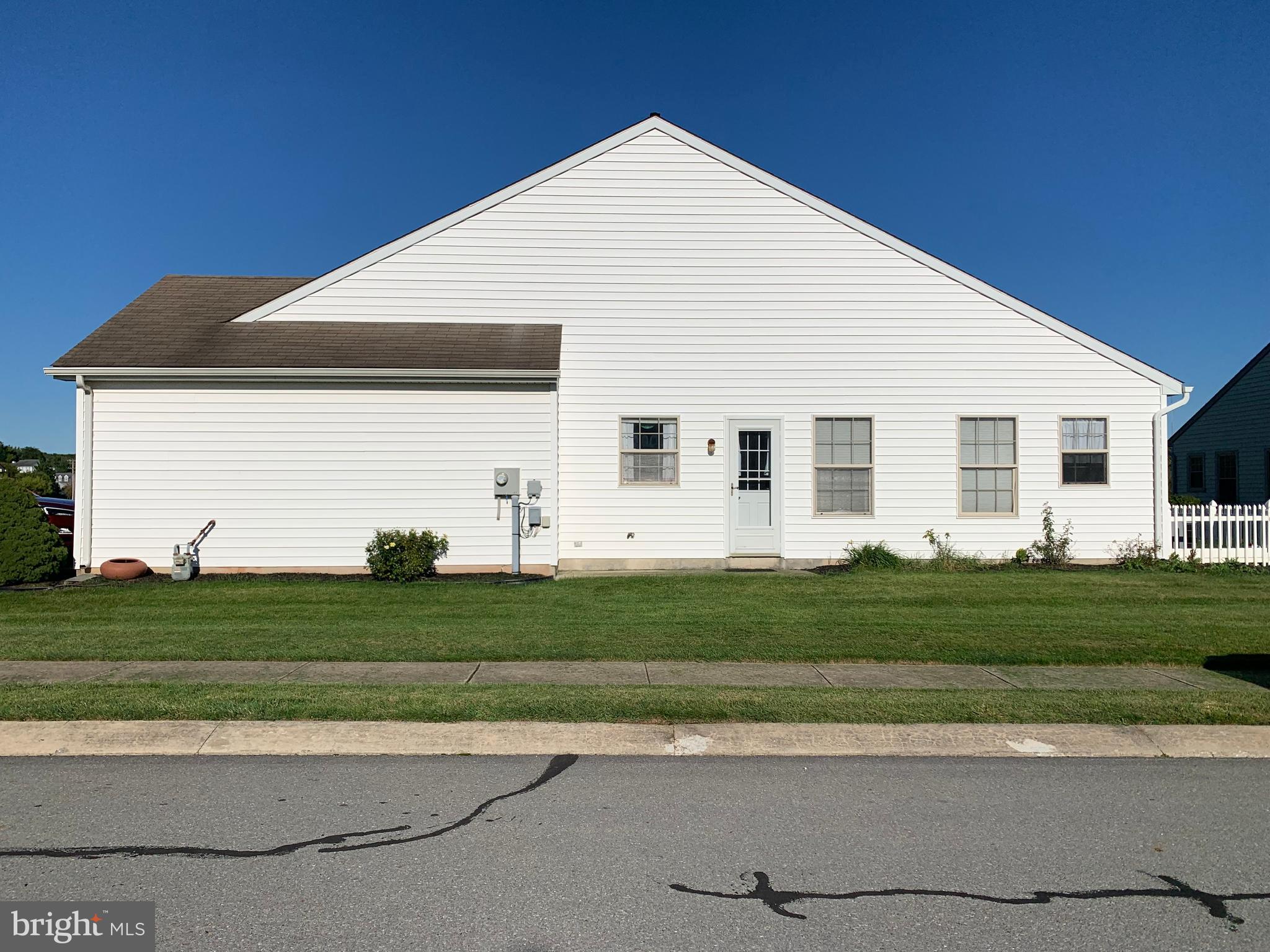 592 Hayley Road York, PA 17404 - Photo 2 of 4 Gallery Image 2
