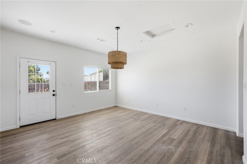 805 Lawson Road Bakersfield, CA 93307 - Photo 9 of 31