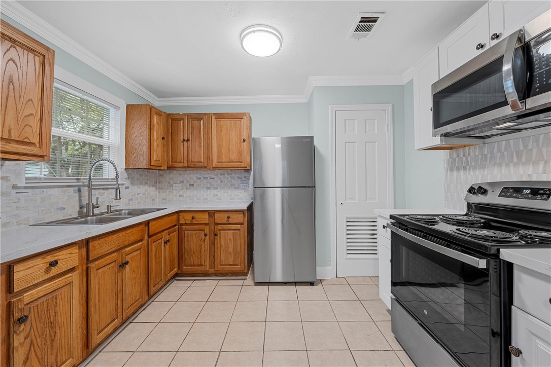 3645 North 25th Street Waco, TX 76708 - Photo 7 of 24