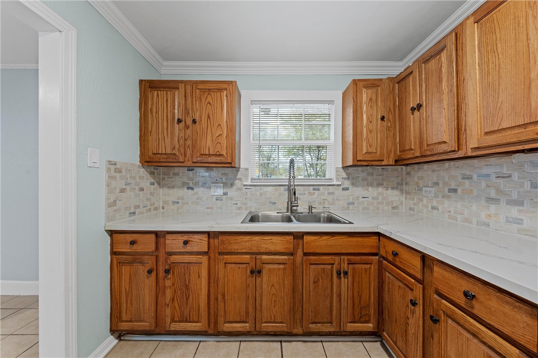 3645 North 25th Street Waco, TX 76708 - Photo 8 of 24