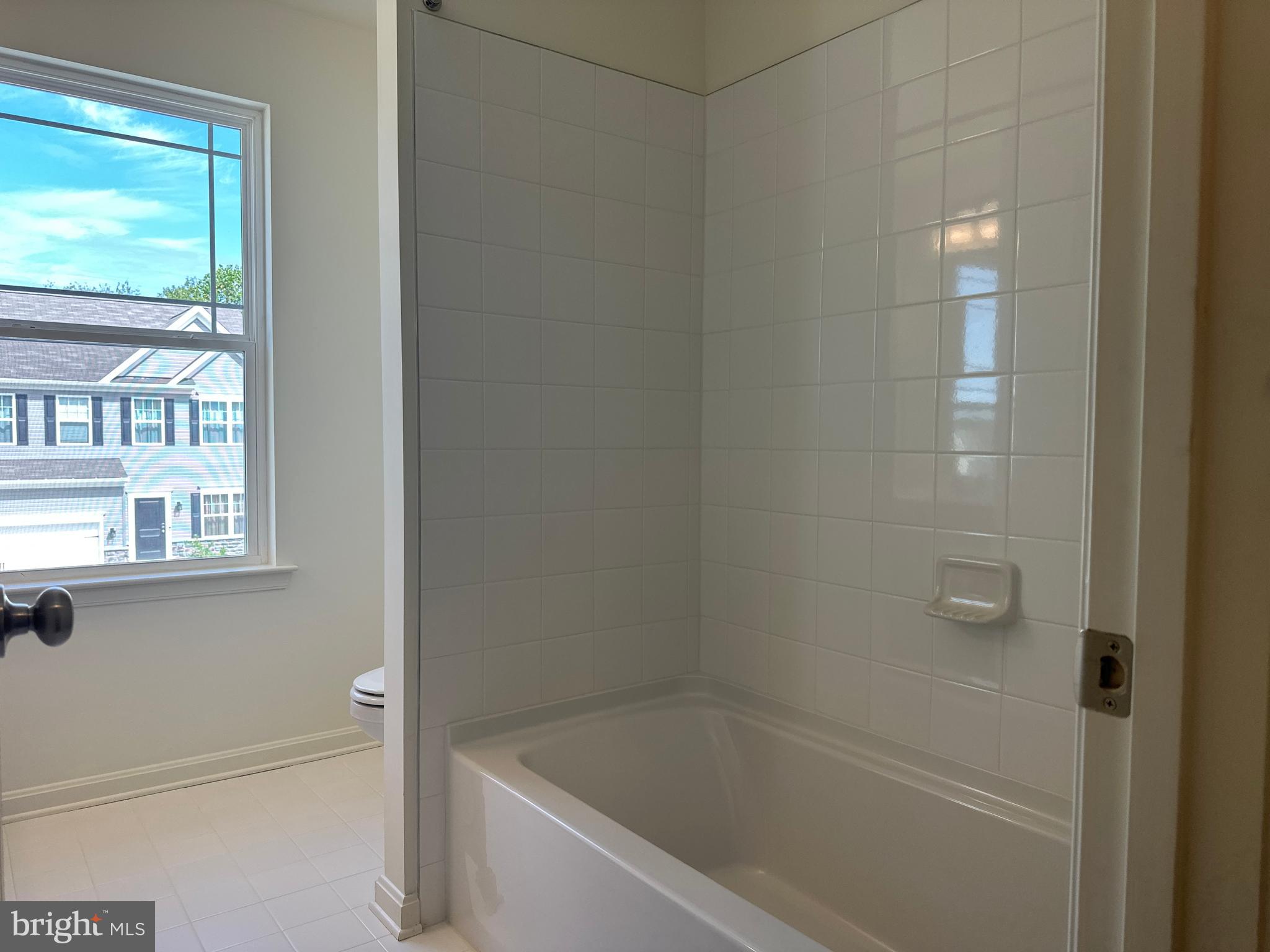 60 Chase Circle Elkton, MD 21921 - Photo 34 of 48 a bathroom with a bathtub