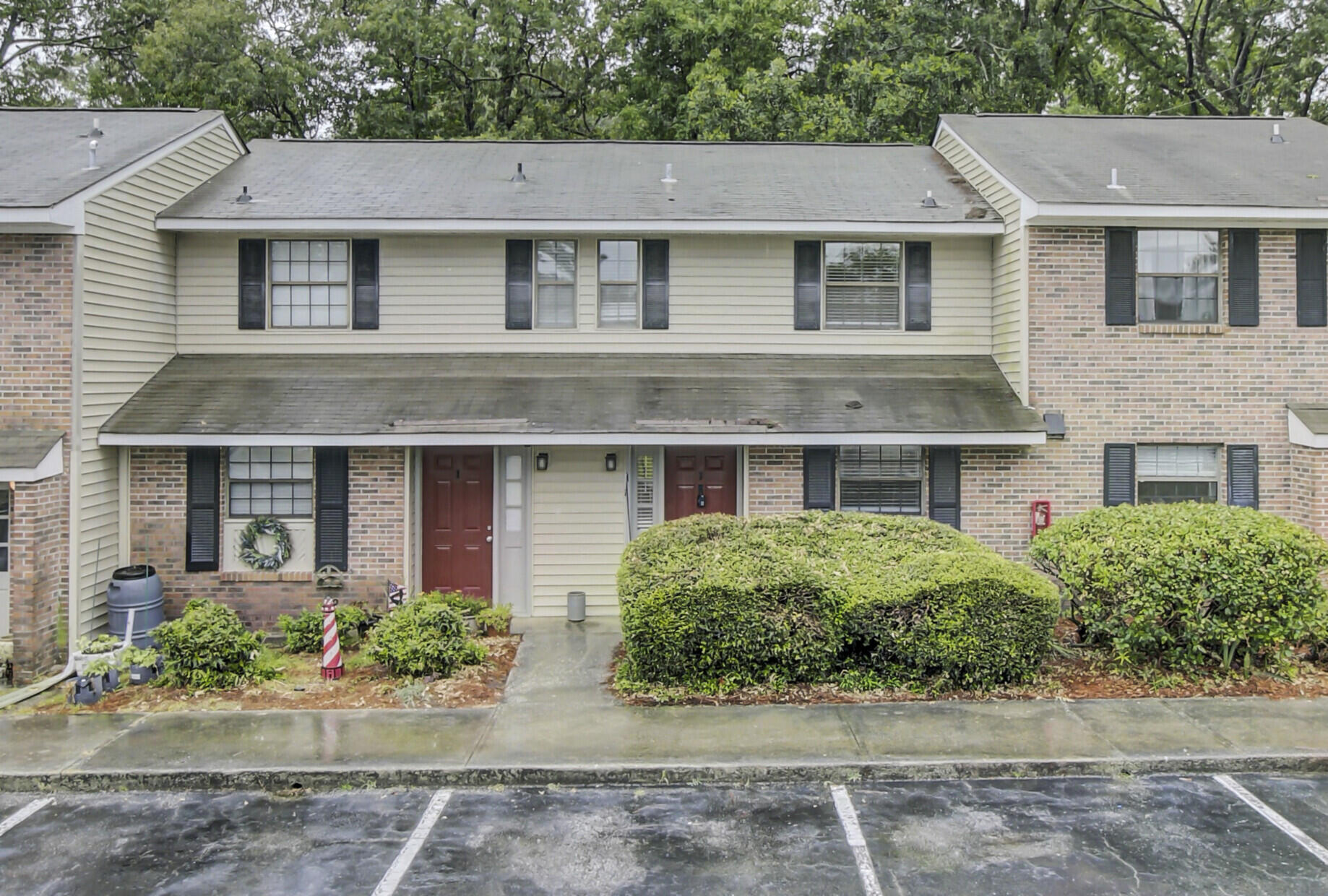 2362 Parsonage Road, Unit 13J Charleston, SC 29414 - Photo 1 of 19 2362 Parsonage Road 13J