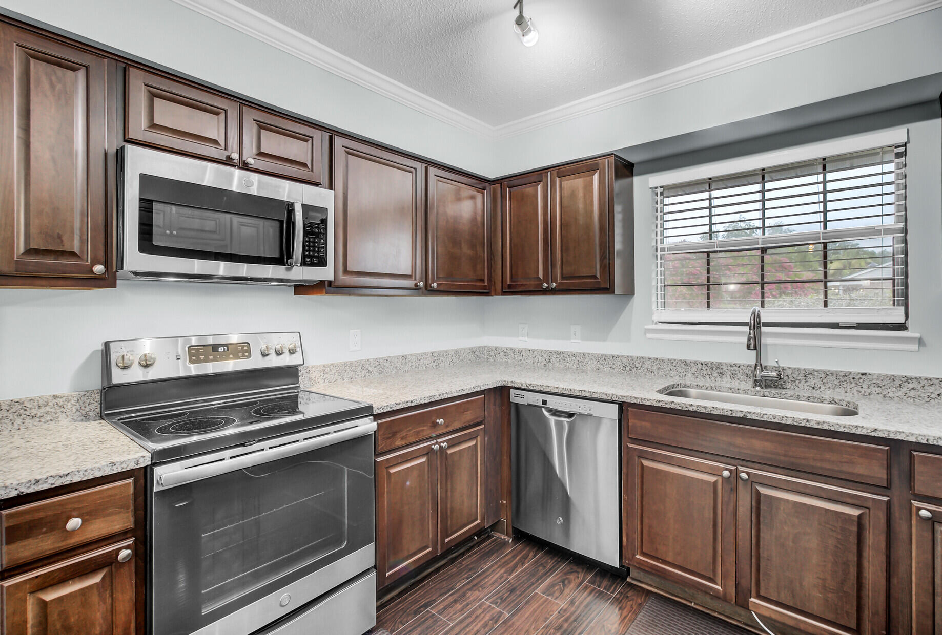 2362 Parsonage Road, Unit 13J Charleston, SC 29414 - Photo 3 of 19 Kitchen