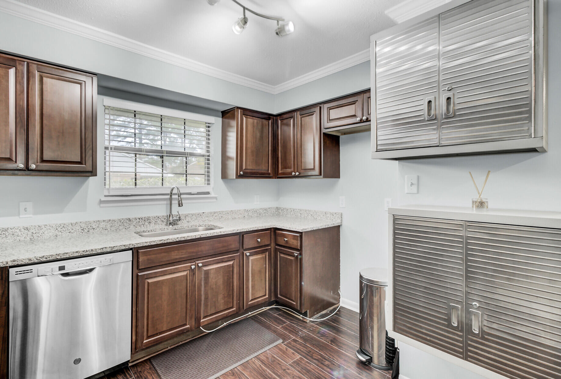 2362 Parsonage Road, Unit 13J Charleston, SC 29414 - Photo 4 of 19 Kitchen