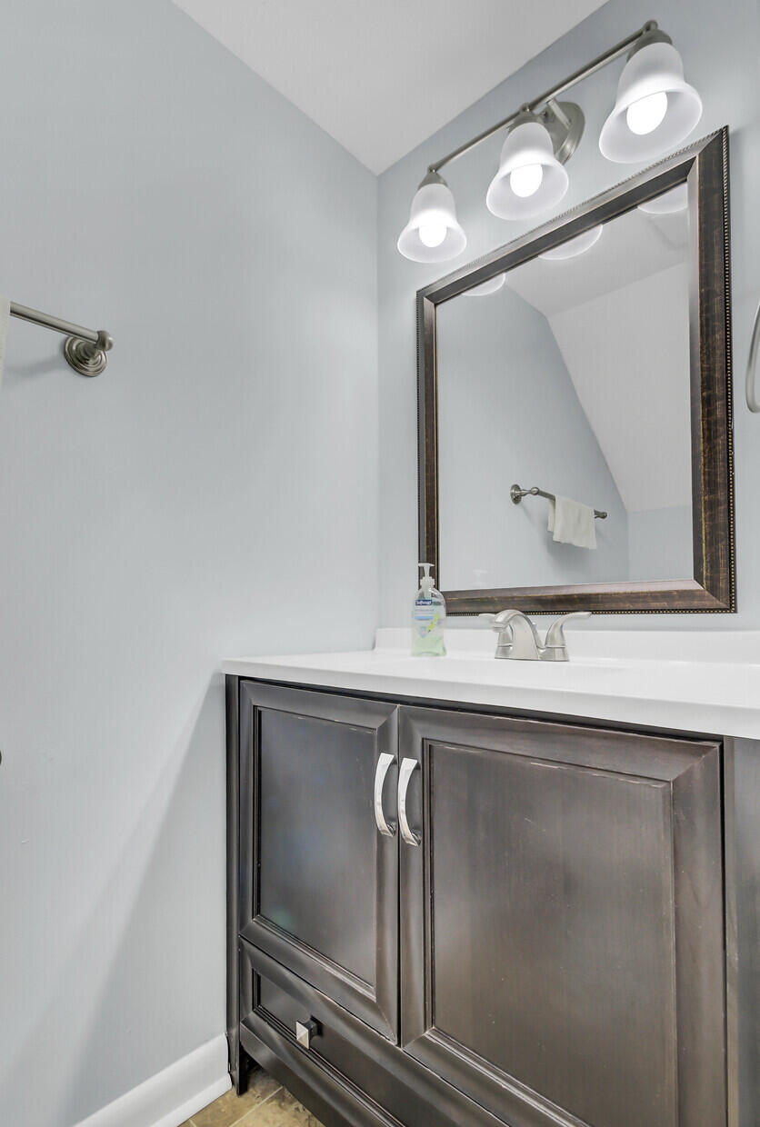 2362 Parsonage Road, Unit 13J Charleston, SC 29414 - Photo 8 of 19 Powder Room