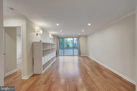 $2,999 | 2711 Ordway Street Northwest, Unit 302, Washington, DC 20008