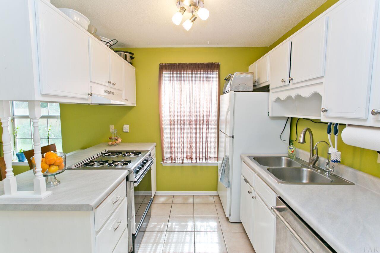 1341 Fairchild Street Pensacola, FL 32504 - Photo 11 of 28