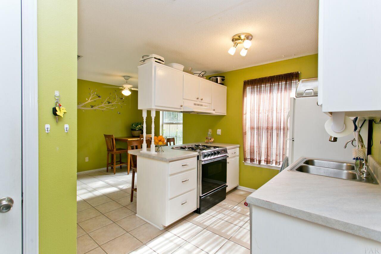 1341 Fairchild Street Pensacola, FL 32504 - Photo 10 of 28