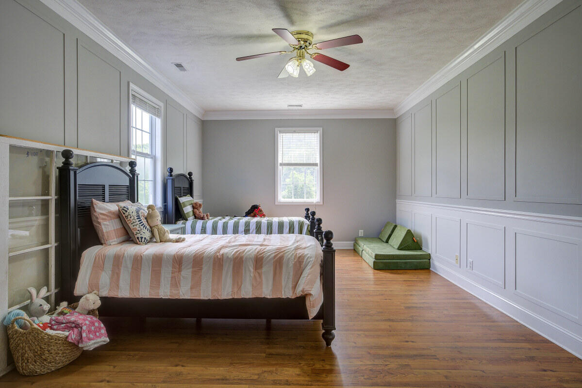 2534 Siam Road Elizabethton, TN 37643 - Photo 41 of 61 upstairs bedroom