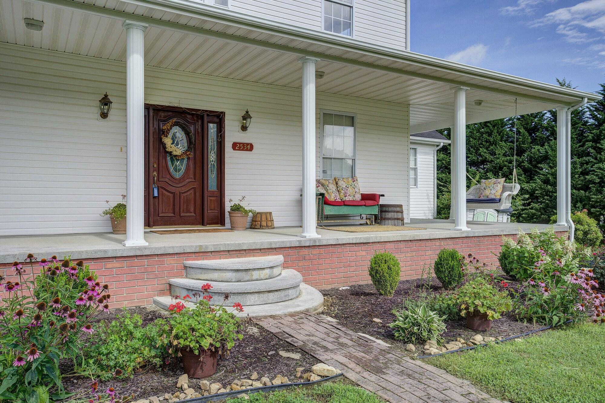 2534 Siam Road Elizabethton, TN 37643 - Photo 6 of 61 front porch