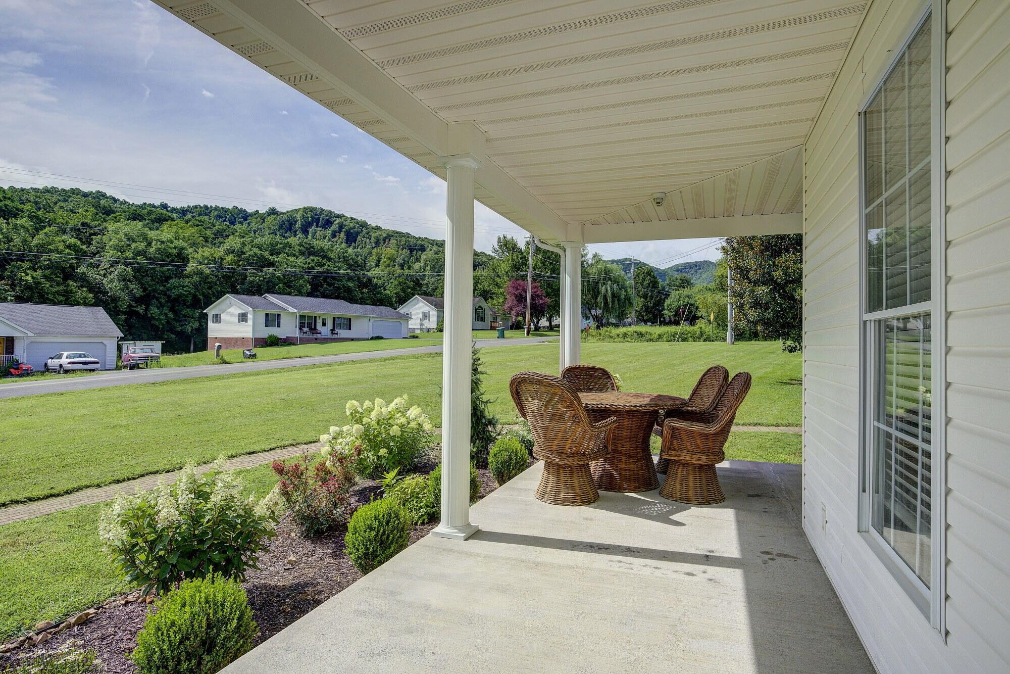 2534 Siam Road Elizabethton, TN 37643 - Photo 7 of 61 front porch view