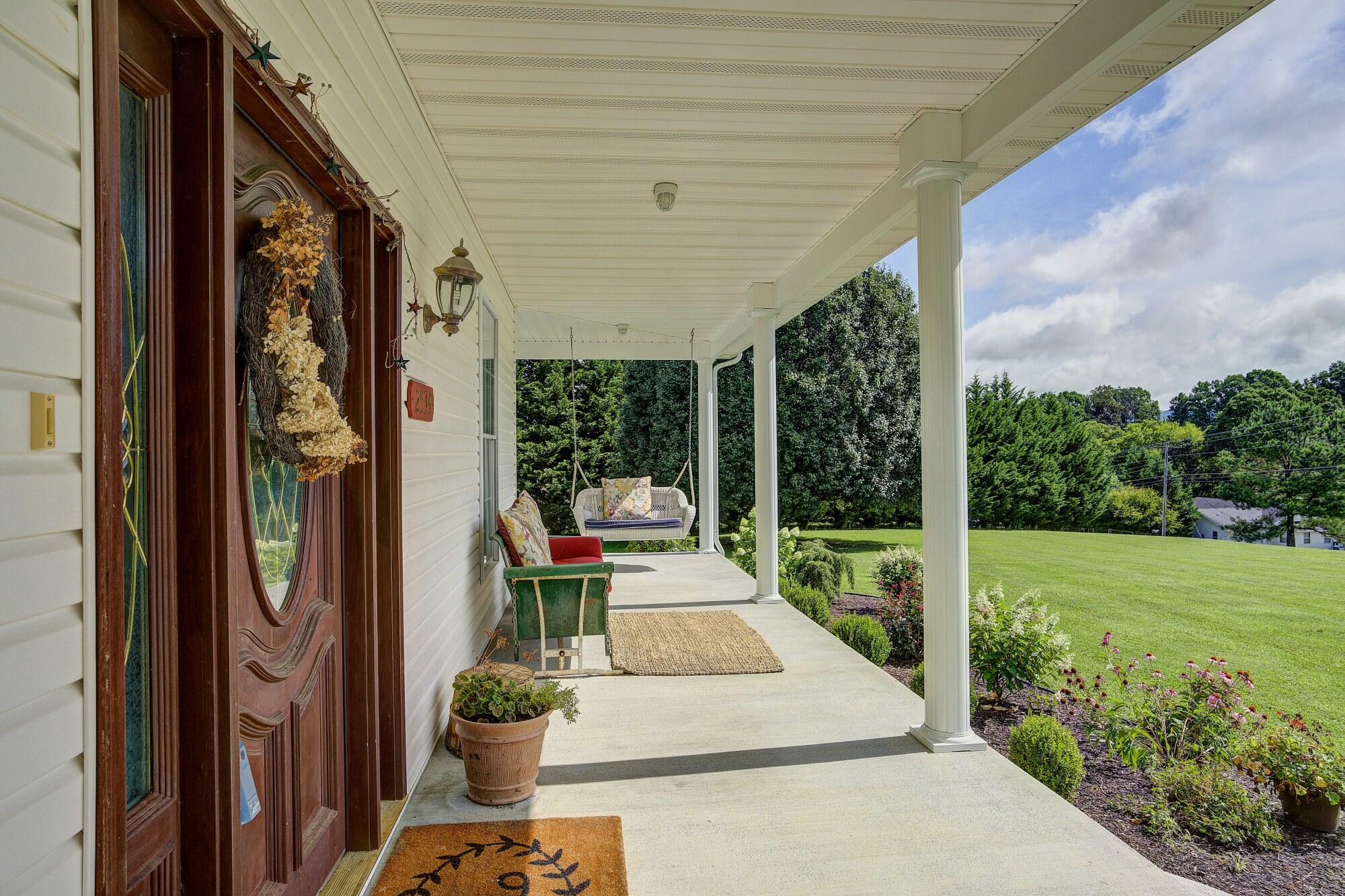 2534 Siam Road Elizabethton, TN 37643 - Photo 8 of 61 Porch