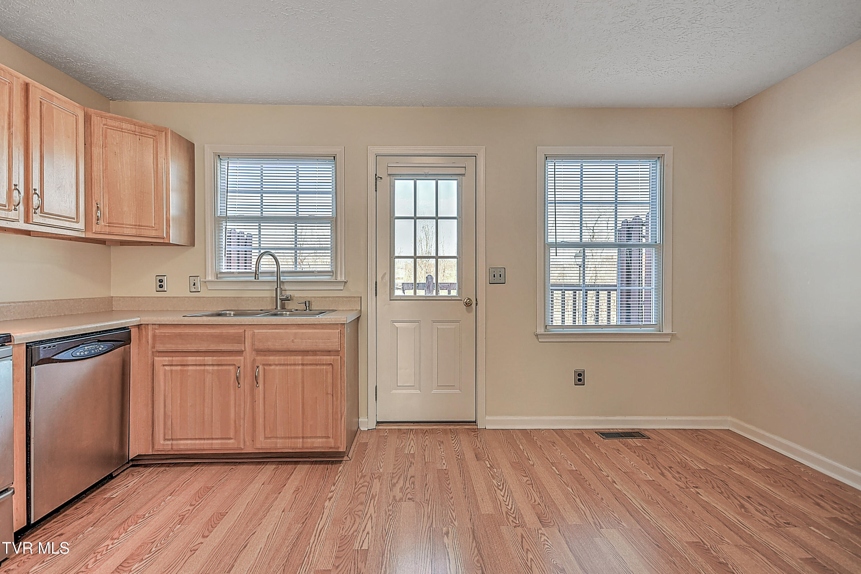 531 Beaverview Drive Bristol, VA 24201 - Photo 13 of 35 531 Bearview DB-13