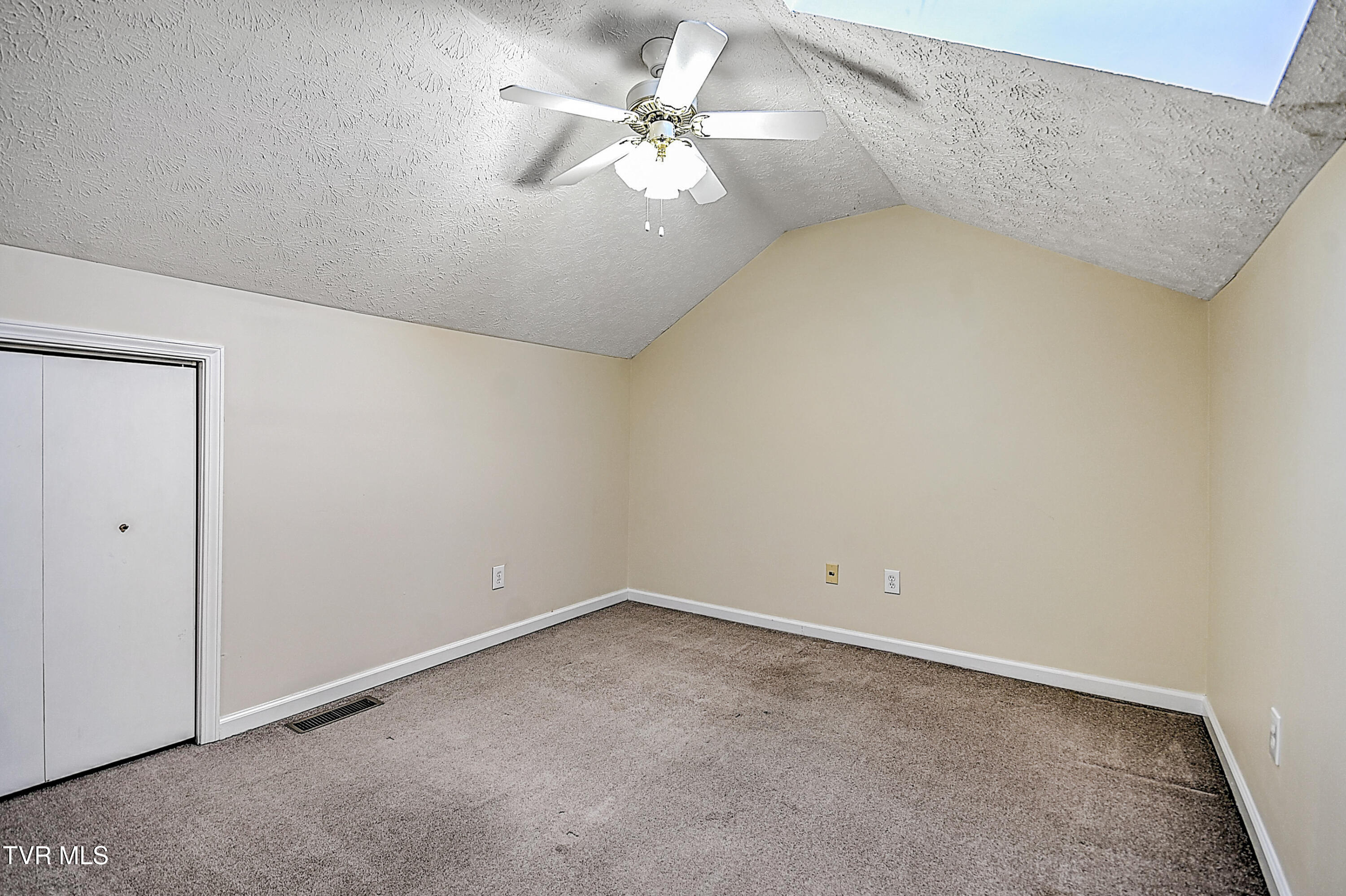 531 Beaverview Drive Bristol, VA 24201 - Photo 28 of 35 531 Bearview DB-30