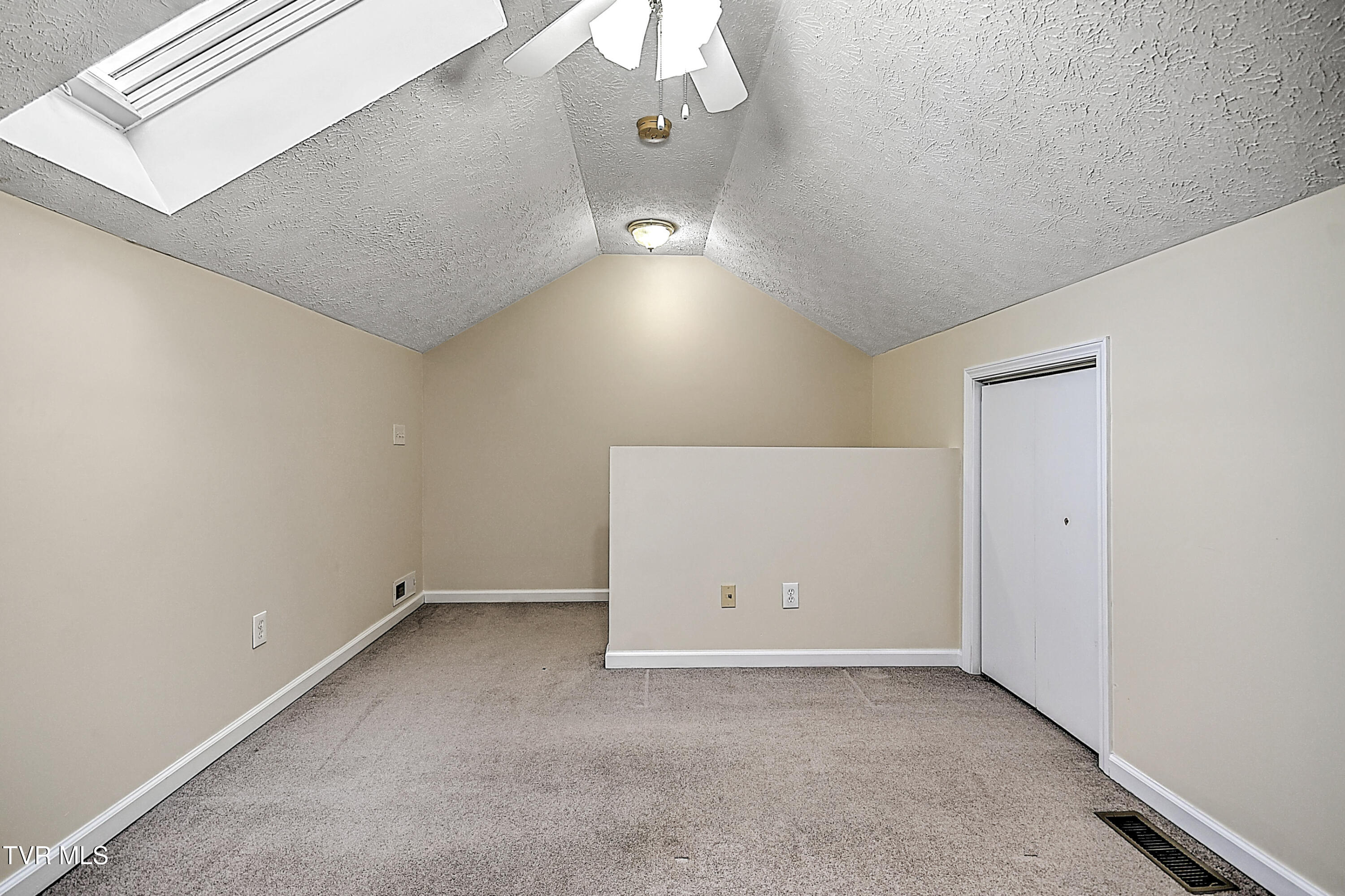 531 Beaverview Drive Bristol, VA 24201 - Photo 29 of 35 531 Bearview DB-33