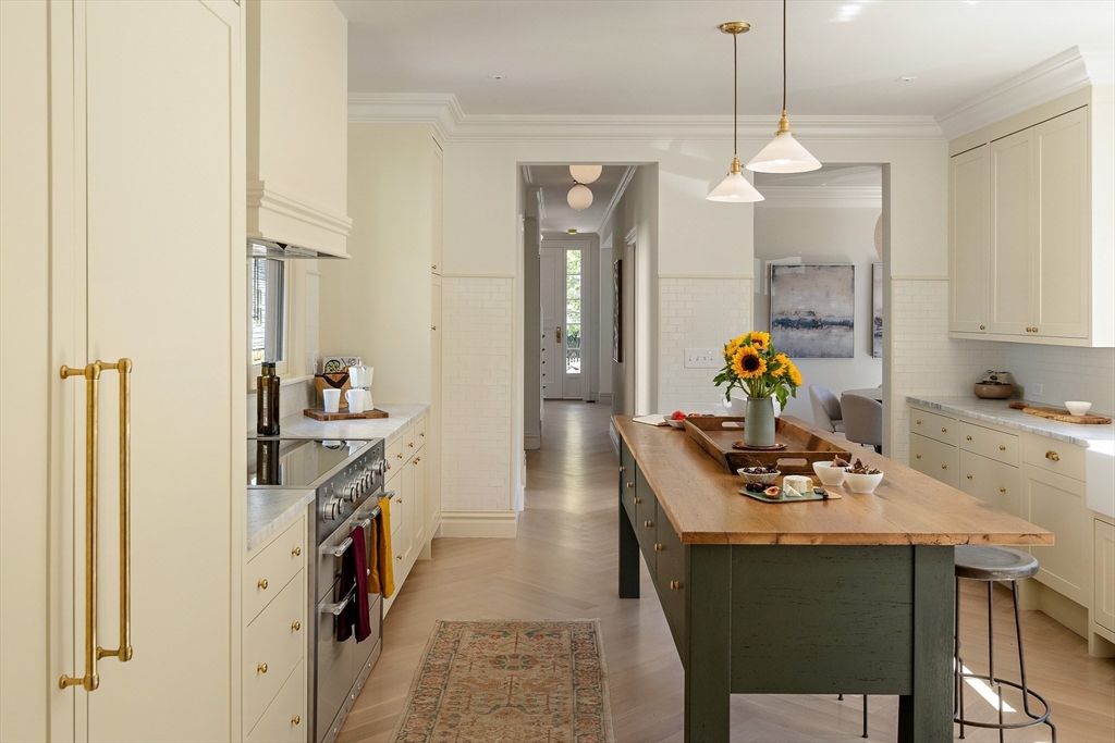 67 Inman Street Cambridge, MA 02139 - Photo 5 of 27