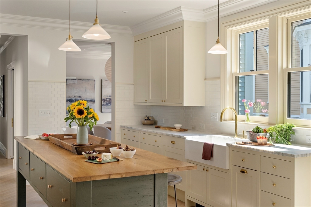 67 Inman Street Cambridge, MA 02139 - Photo 7 of 27