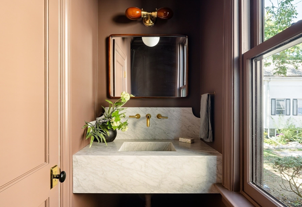 67 Inman Street Cambridge, MA 02139 - Photo 8 of 27