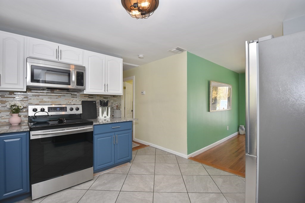 51 Dellwood Road Worcester, MA 01602 - Photo 11 of 36