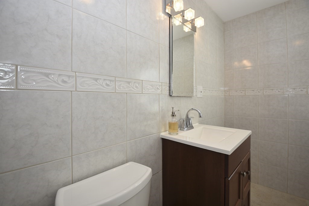 51 Dellwood Road Worcester, MA 01602 - Photo 16 of 36