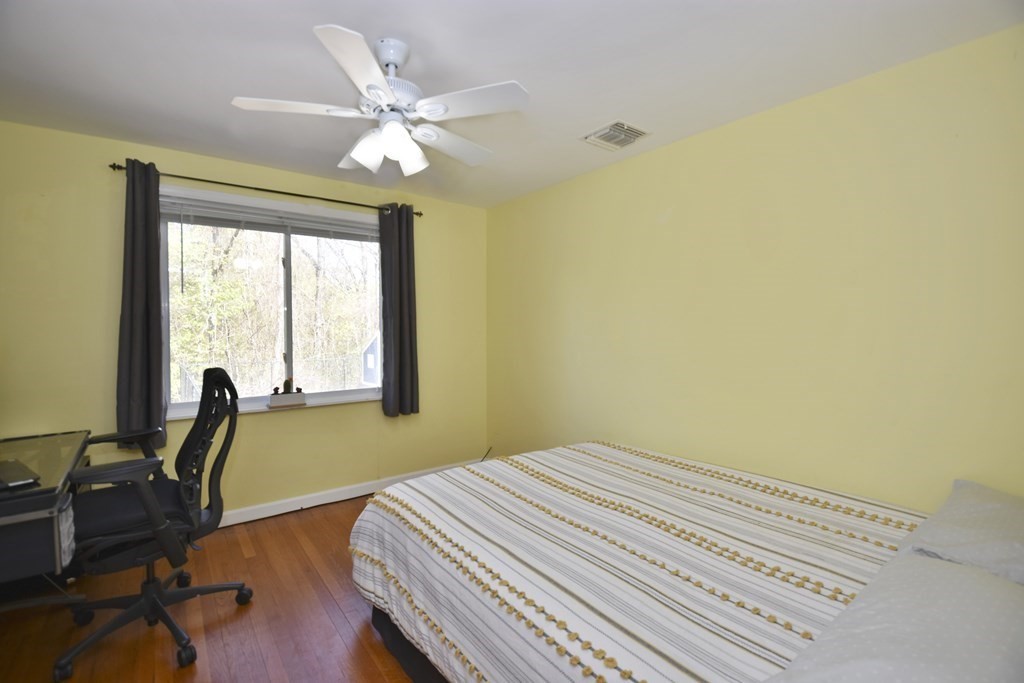 51 Dellwood Road Worcester, MA 01602 - Photo 17 of 36
