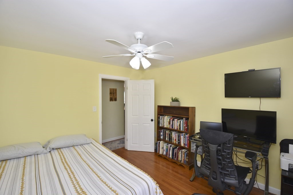 51 Dellwood Road Worcester, MA 01602 - Photo 18 of 36