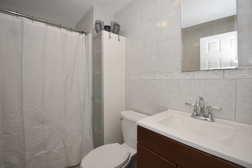 51 Dellwood Road Worcester, MA 01602 - Photo 21 of 36