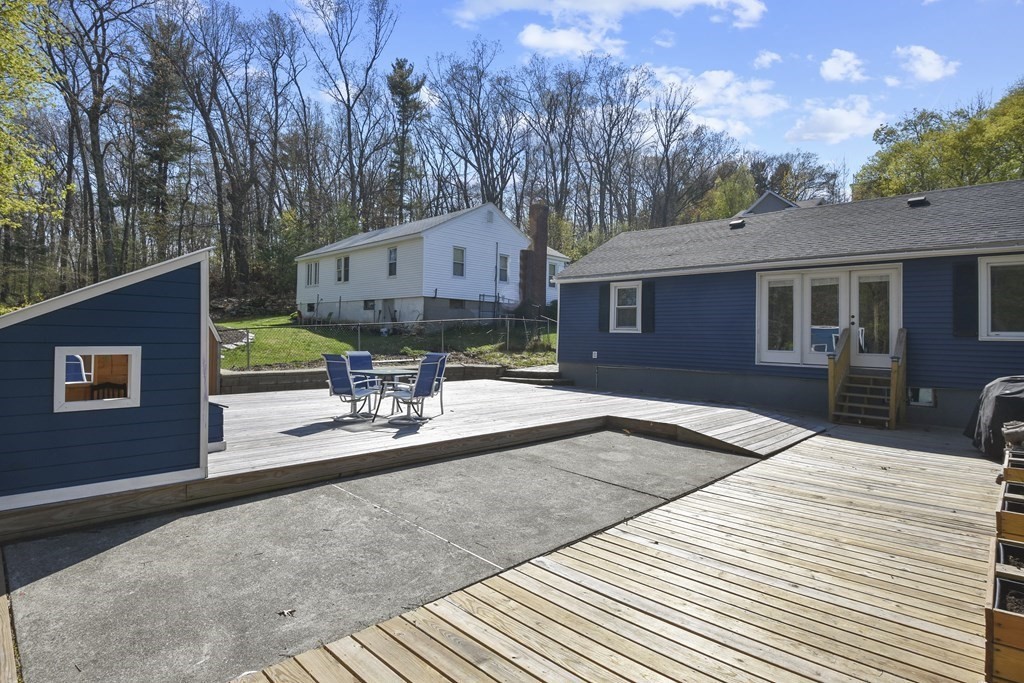 51 Dellwood Road Worcester, MA 01602 - Photo 32 of 36
