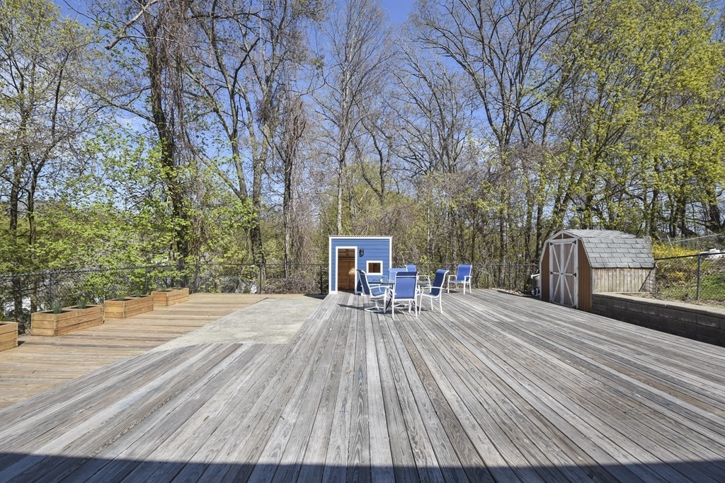 51 Dellwood Road Worcester, MA 01602 - Photo 34 of 36