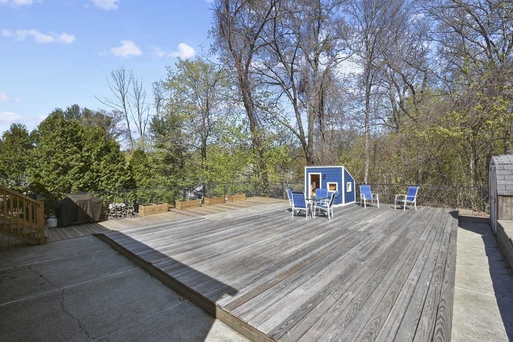 51 Dellwood Road Worcester, MA 01602 - Photo 35 of 36