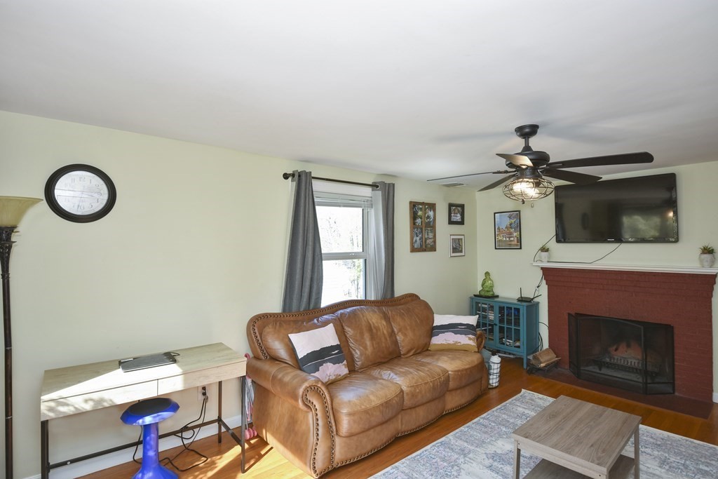 51 Dellwood Road Worcester, MA 01602 - Photo 5 of 36