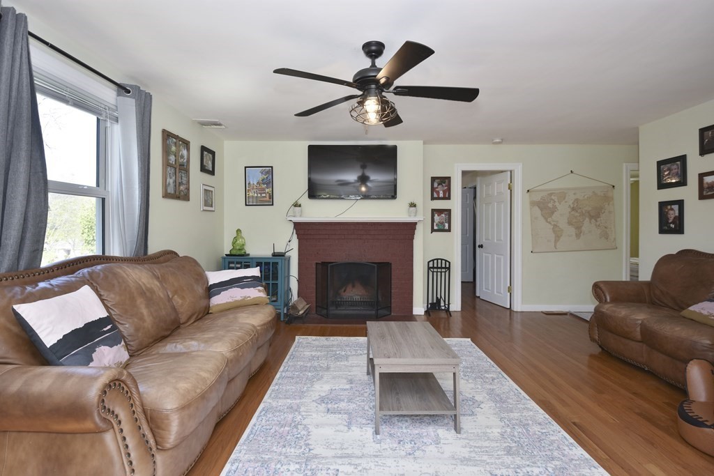 51 Dellwood Road Worcester, MA 01602 - Photo 6 of 36