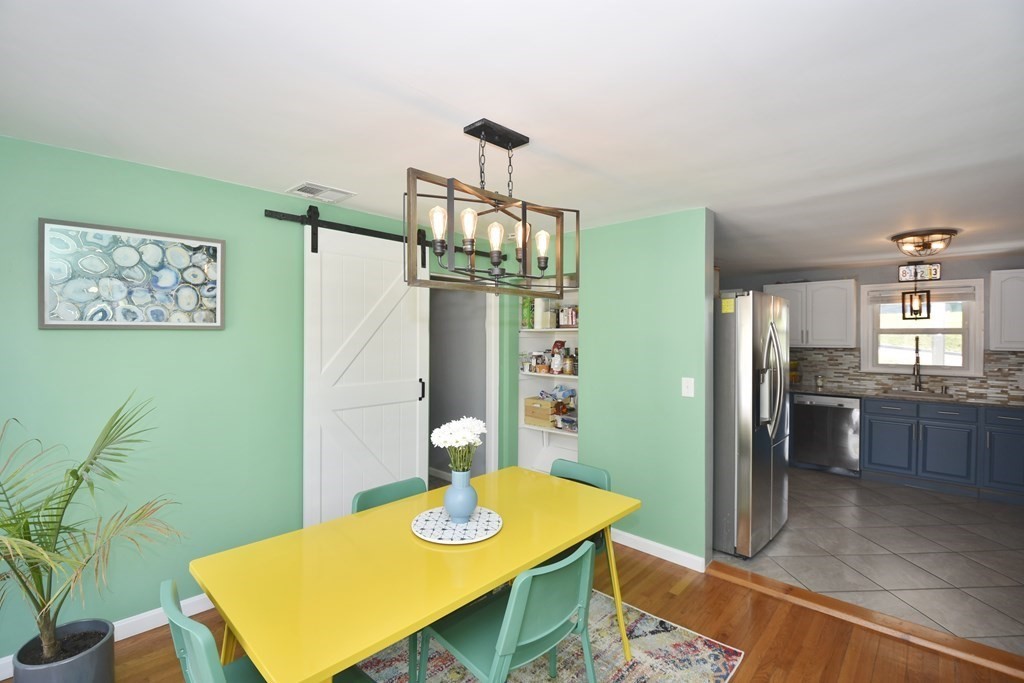 51 Dellwood Road Worcester, MA 01602 - Photo 8 of 36
