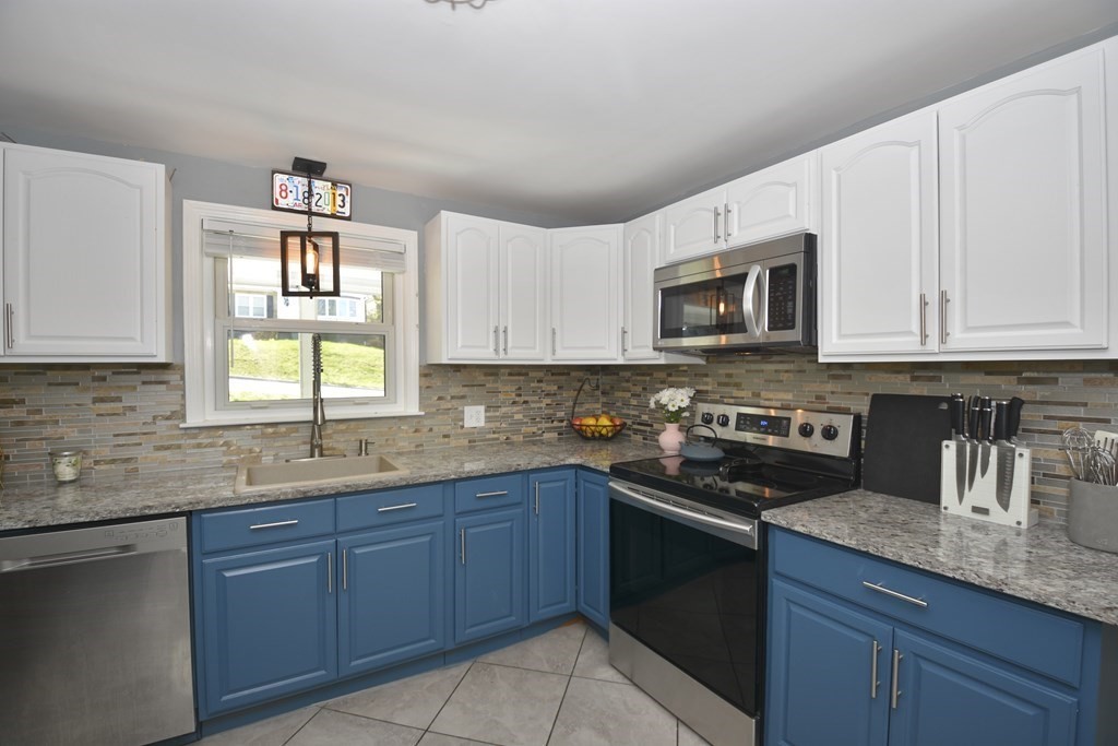 51 Dellwood Road Worcester, MA 01602 - Photo 10 of 36