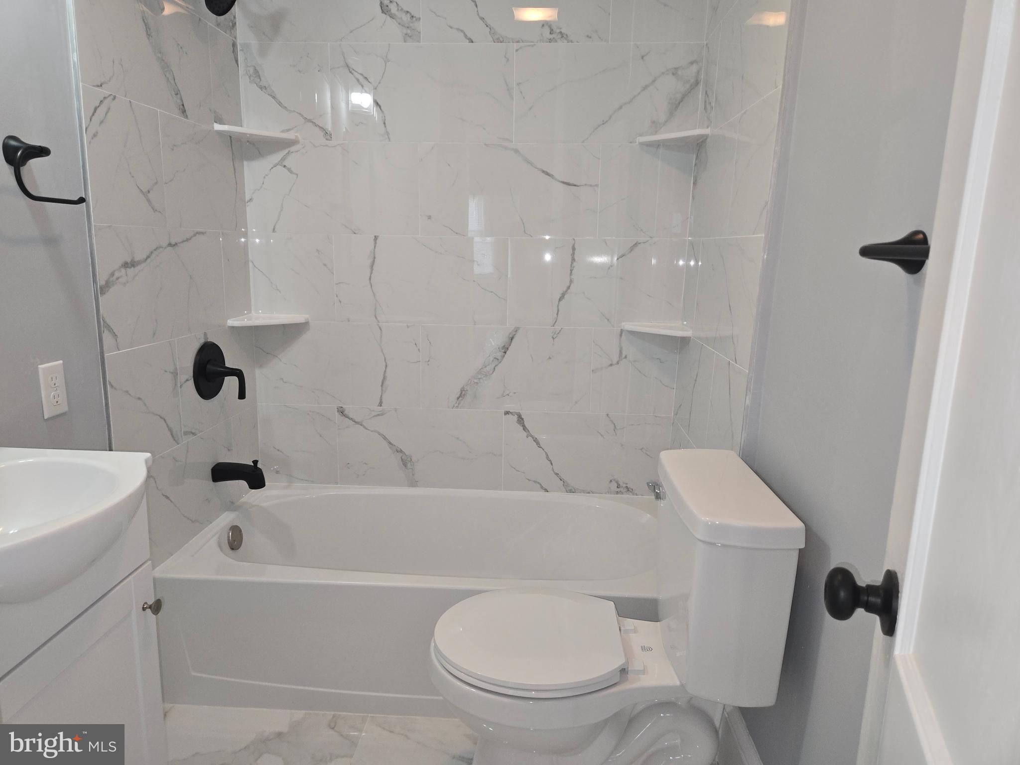 2911 Markley Avenue Baltimore, MD 21214 - Photo 16 of 19 Full Bathroom