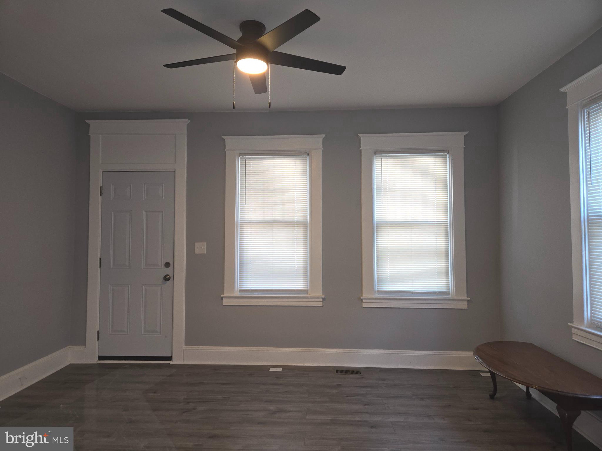 2911 Markley Avenue Baltimore, MD 21214 - Photo 4 of 19 Living Room