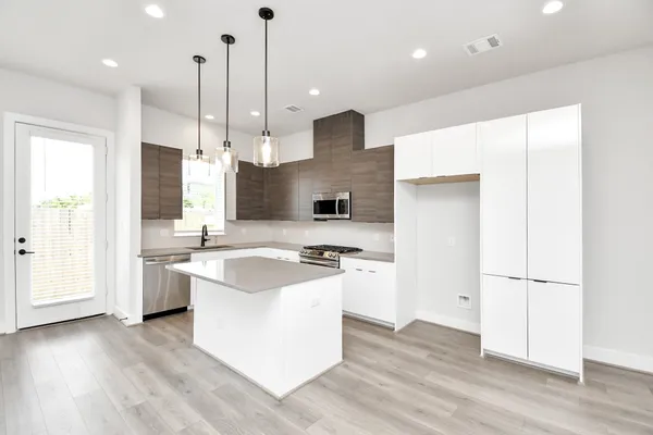 $2,300 | 313 Charlock Street, Houston, TX 77022