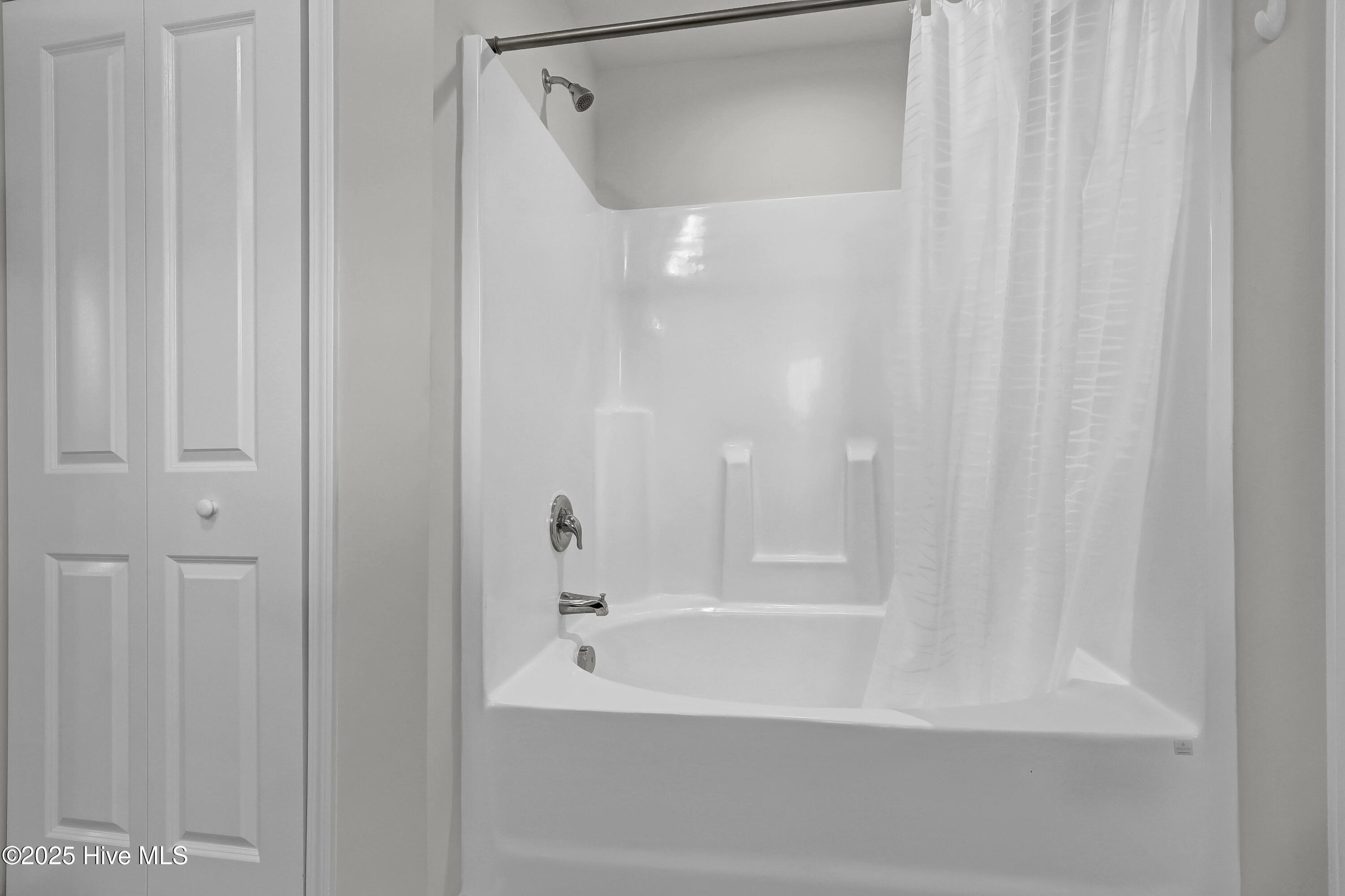 415 Hope Lane Holly Ridge, NC 28445 - Photo 26 of 43 Master Bath