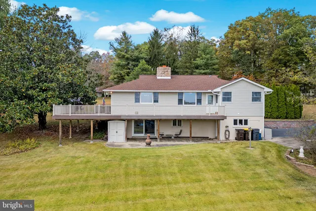 $599,999 | 20 Highview Drive, Telford, PA 18969