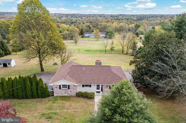 $599,999 | 20 Highview Drive, Telford, PA 18969