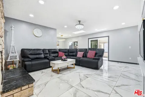 $849,999 | 18720 Chase Street, Northridge, CA 91324