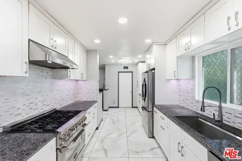 $849,999 | 18720 Chase Street, Northridge, CA 91324