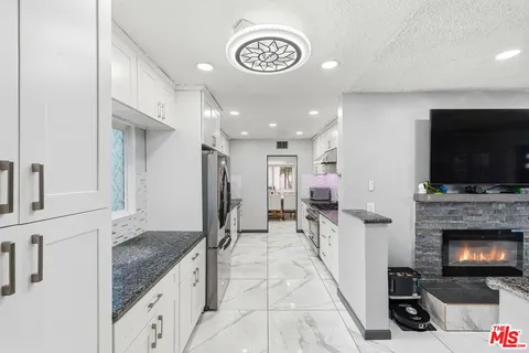 $849,999 | 18720 Chase Street, Northridge, CA 91324