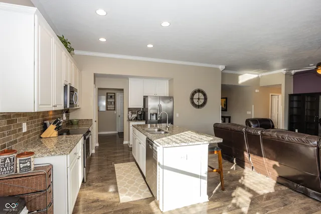 $329,000 | 10451 Pintail Lane, Indianapolis, IN 46239