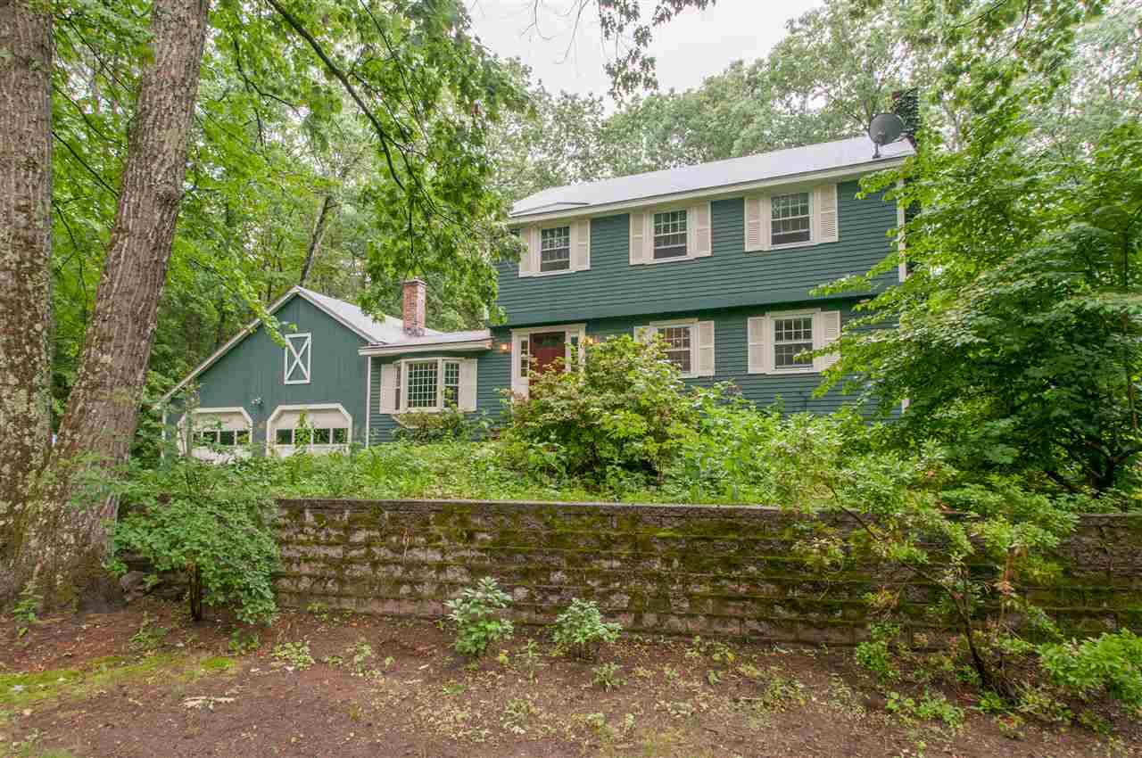 4 Roberts Road Amherst, NH 03031 - Photo 1 of 40